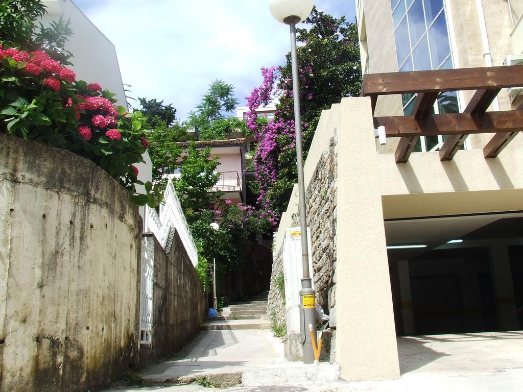 Sarap Apartments Budva Luaran gambar